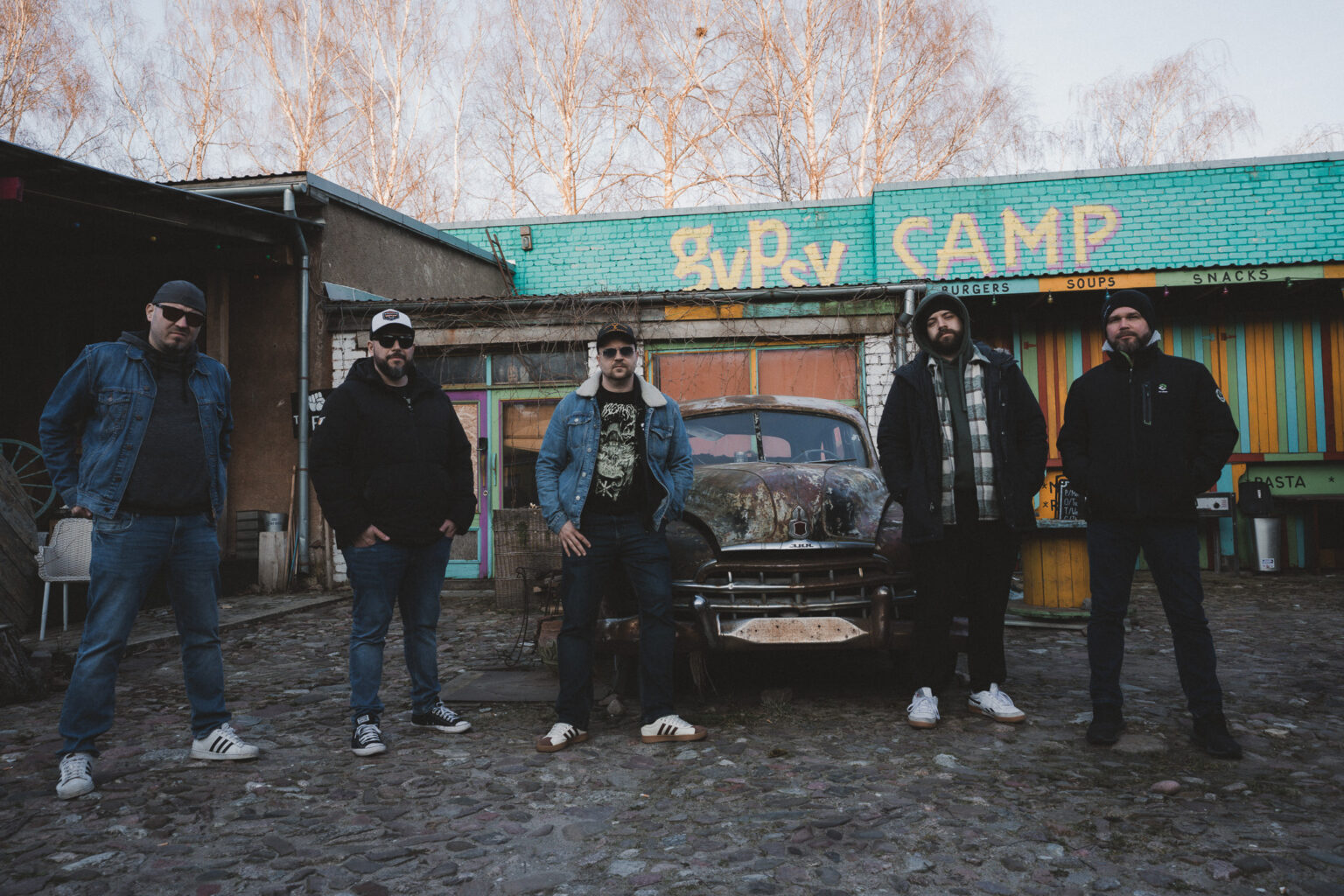 Slowmesh - Már klipet is kapott a zenekar legújabb dala, a 'None of Your Business', holnap koncert az Instantban!